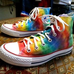 🎊🏤CHUCK TAYLOR SNEAKERS&A BELT🏬🎉